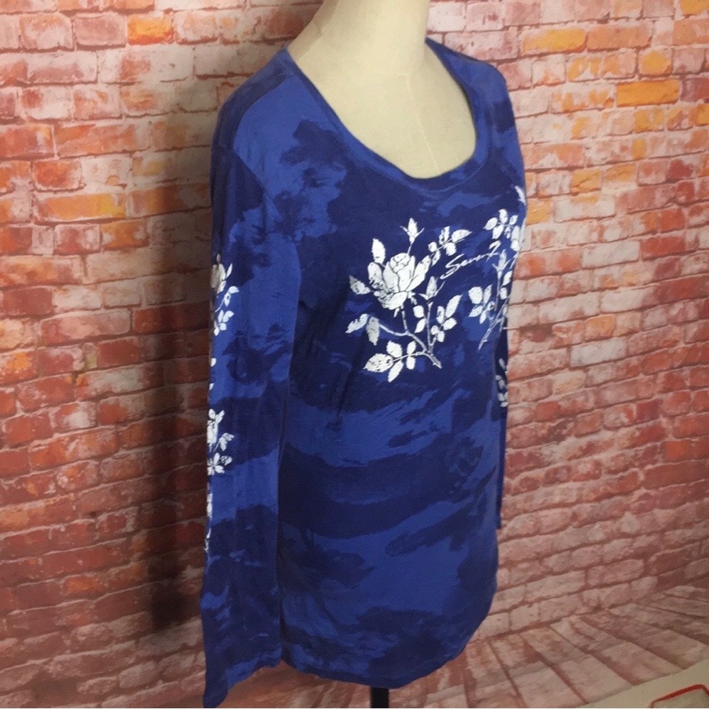 7 For All Mankind Blue and White Floral Scoop Neck Long Sleeved Tee - Picture 3 of 8